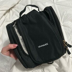 BLACK WASH BAG